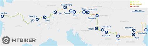 infografika: trasy z Viedne do Hanoje