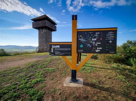 Turistická tabuľa a info panel na Skalnatém plese