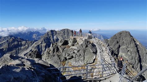 Panoráma zo Skalnatého plesa na Lomnický štít