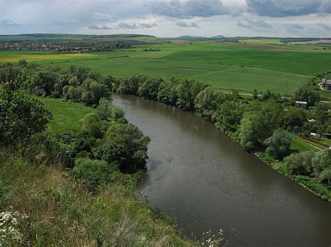 Krajina a rieka Hron medzi Breznom a Nemeckou