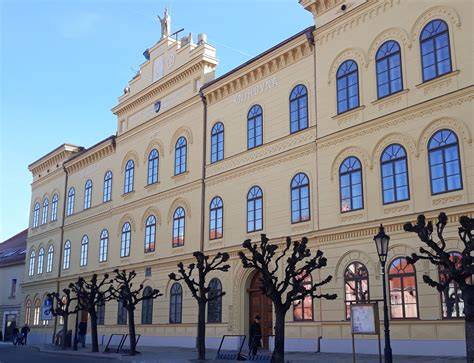 architektúra historických budov v Pescopagano