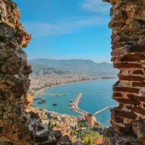 Kleopatrena plaz a hrad Alanya