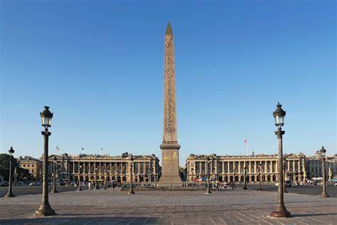 Place de la Concorde a obelisk