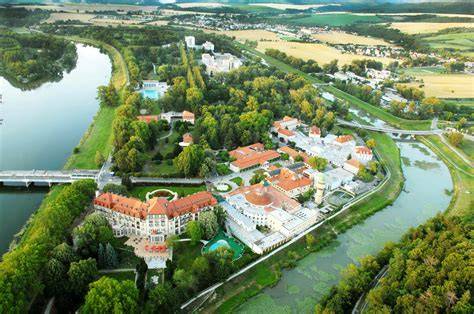 termálne vody Piešťany a balneoterapeutické centrum