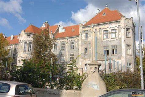 architektonický pohľad na historickú budovu hotela