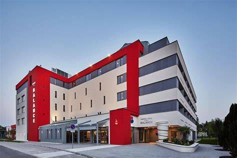 Thermal Balance Balance Hotel entrance