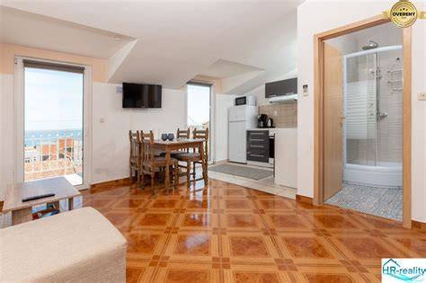 Apartmán s výhľadom na mesto a balkón