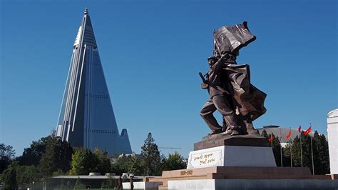 hotelYanggakdo Pchjongjang pohľad na hotel