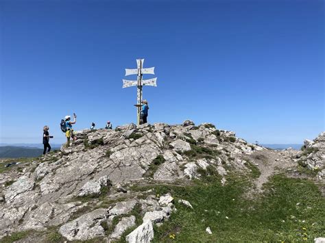 Výhľad na Kľak a okolie z turistických chodníkov