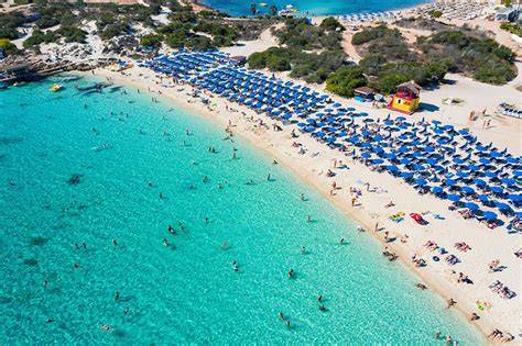 pláže a futball na pláži Cyprus
