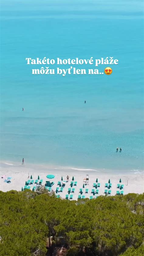 Pláž Mavratzi pri hoteli a jej vybavenie