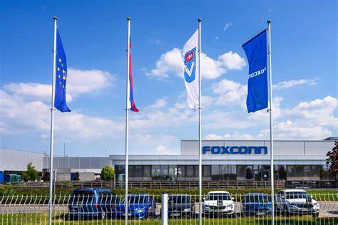 Infografika: Foxconn Slovakia a nitriansky priemyselný park